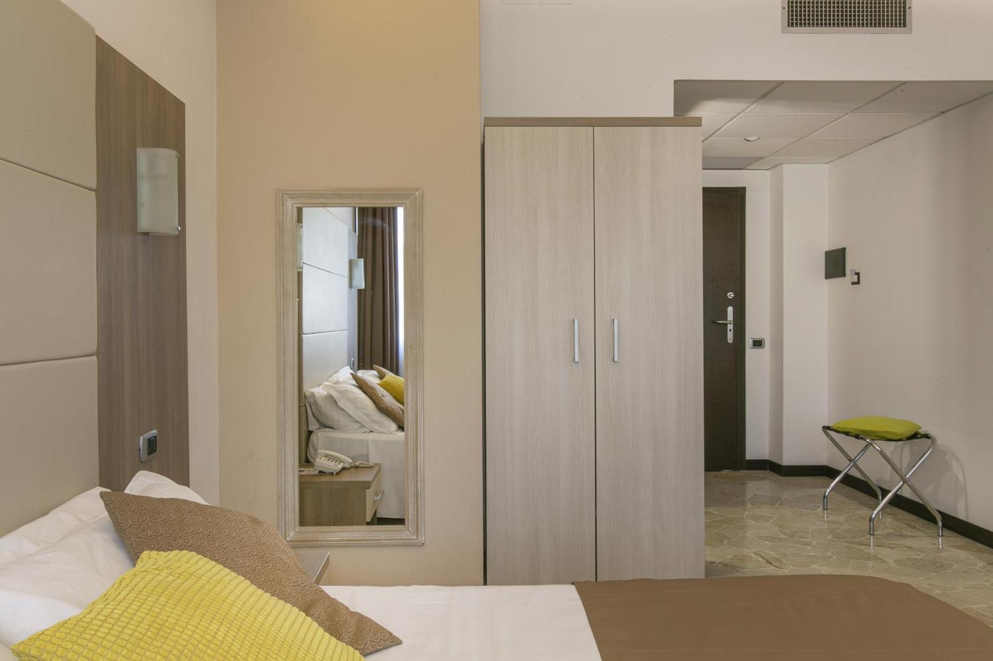 Boomerang Roma Hotel 3*
