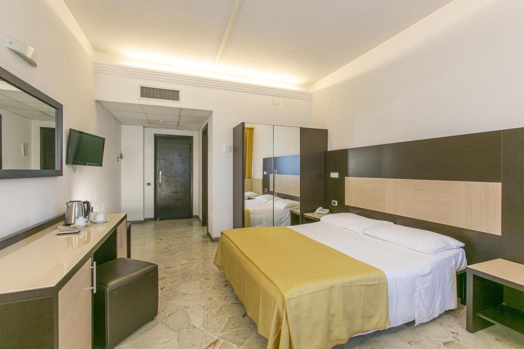 Boomerang Hotel 3*