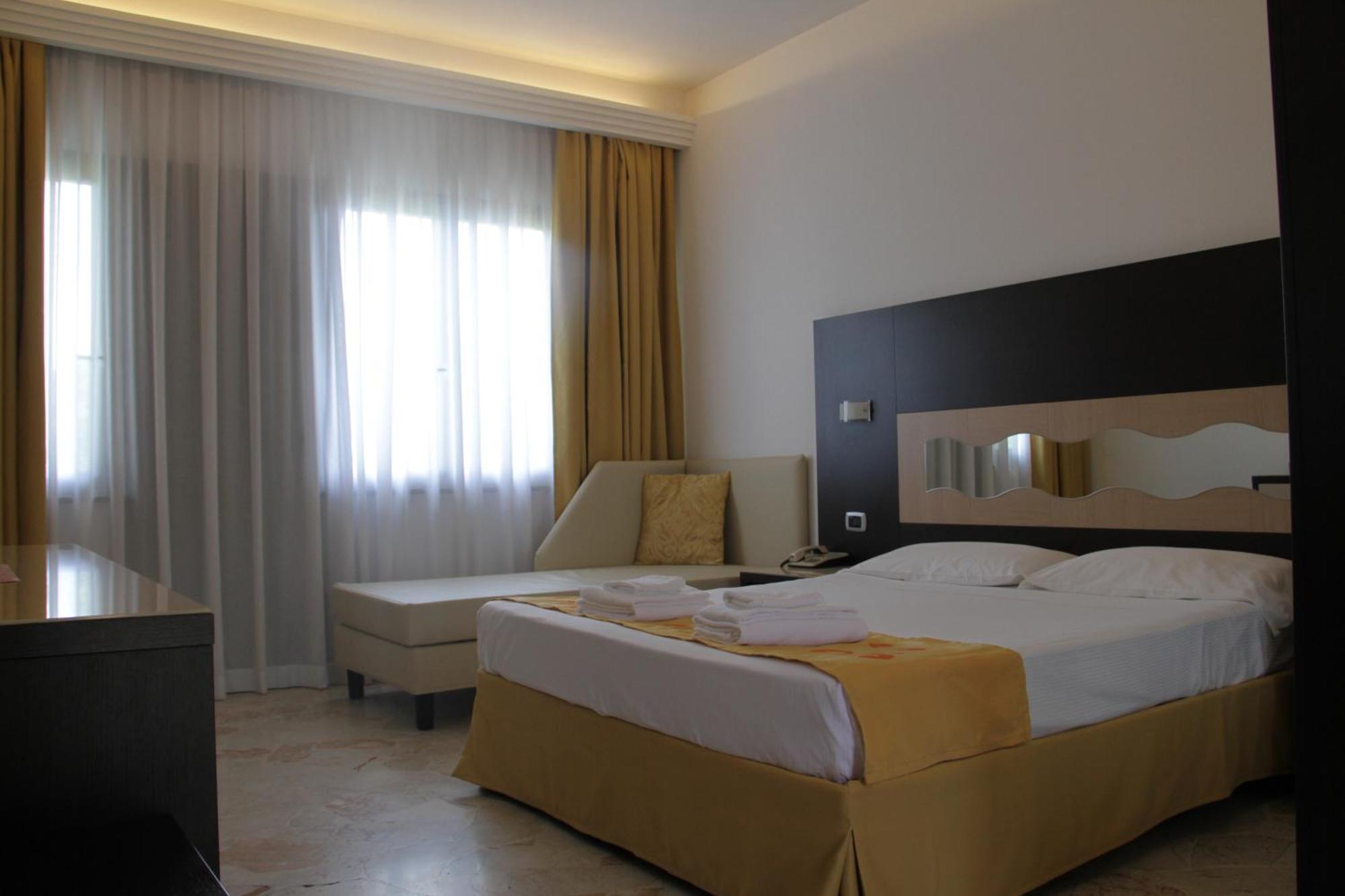 Boomerang Roma 3*