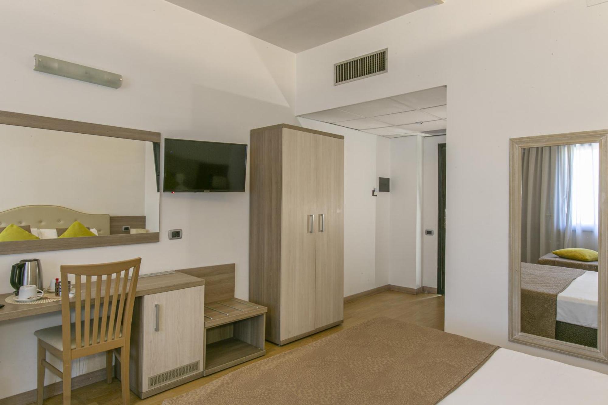 Hotel Boomerang La Massimina-Casal Lumbroso